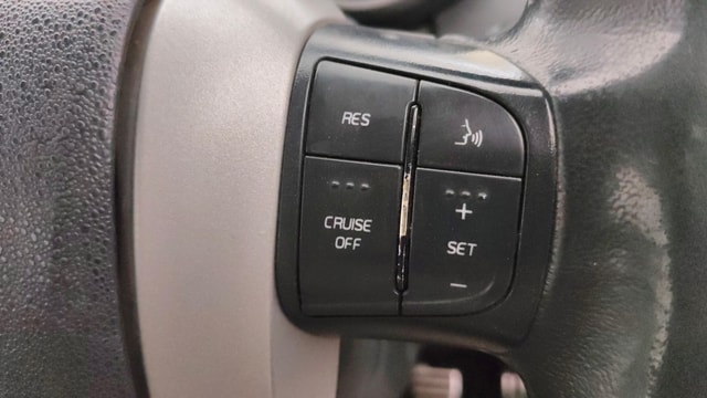 View Mahindra XUV500 Image 3 Used Mahindra XUV500 Image 3