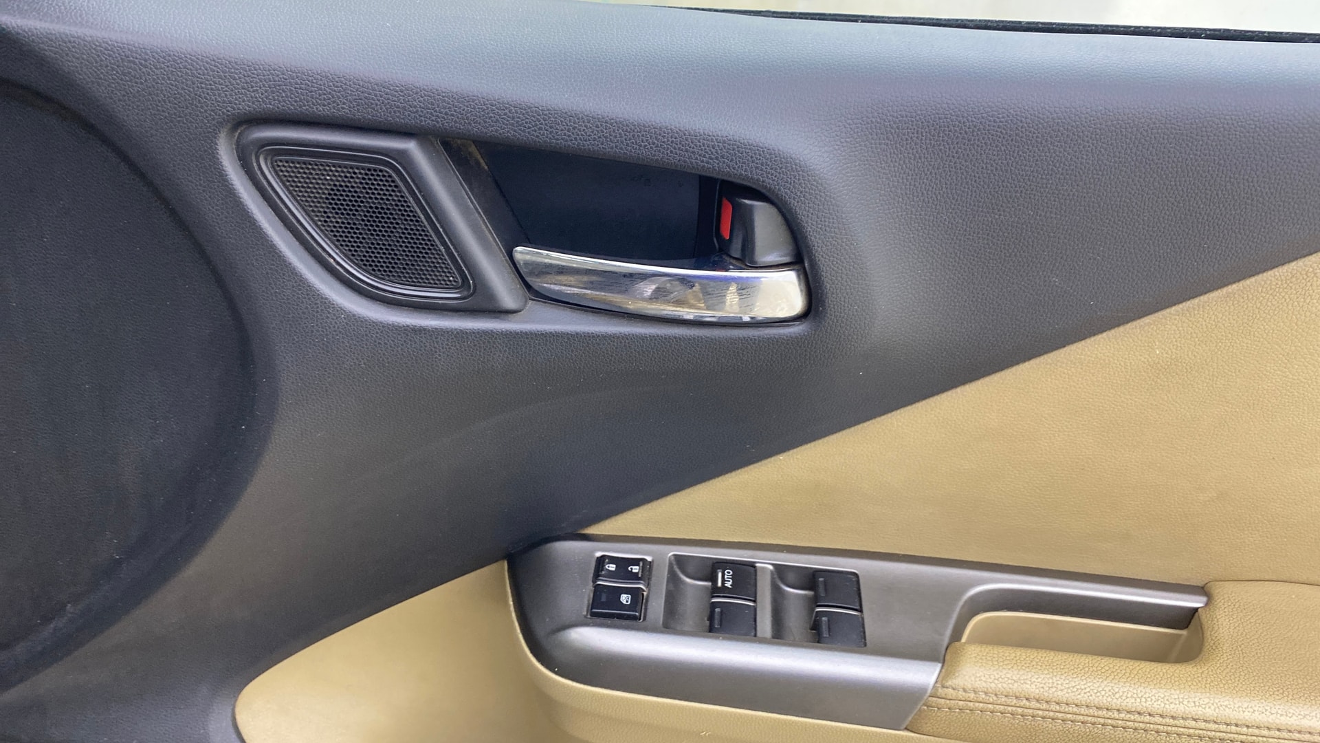 View 2015 Honda City ZX MT Diesel Anniversary Edition Image 39 Used 2015 Honda City ZX MT Diesel Anniversary Edition Image 39