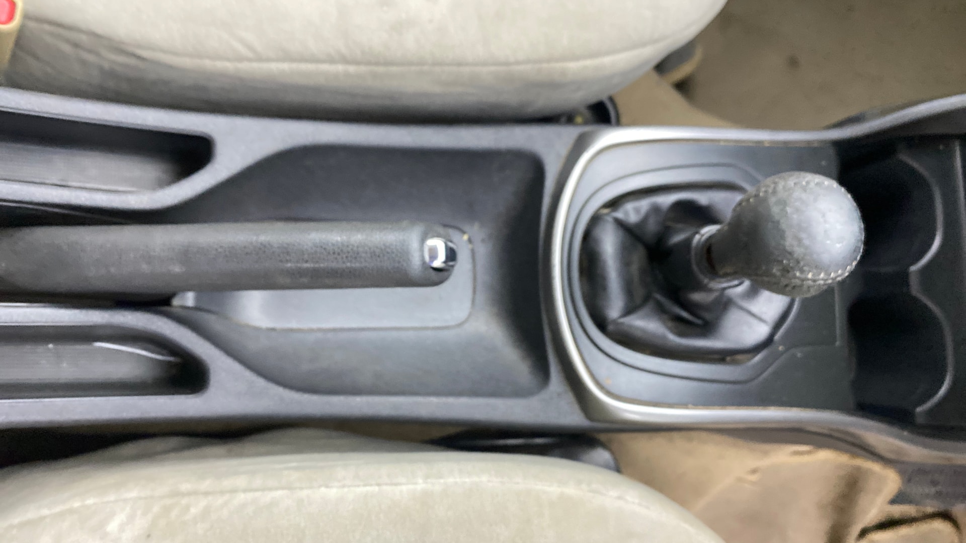 View 2015 Honda City ZX MT Diesel Anniversary Edition Image 42 Used 2015 Honda City ZX MT Diesel Anniversary Edition Image 42