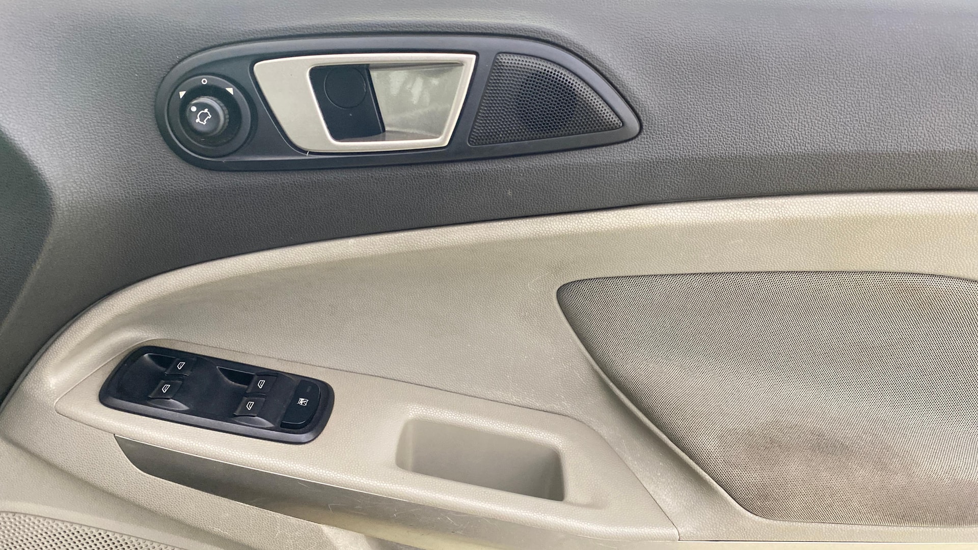 View 2014 Ford EcoSport 1.5 TDCi Diesel Ambiente BS IV Image 32 Used 2014 Ford EcoSport 1.5 TDCi Diesel Ambiente BS IV Image 32