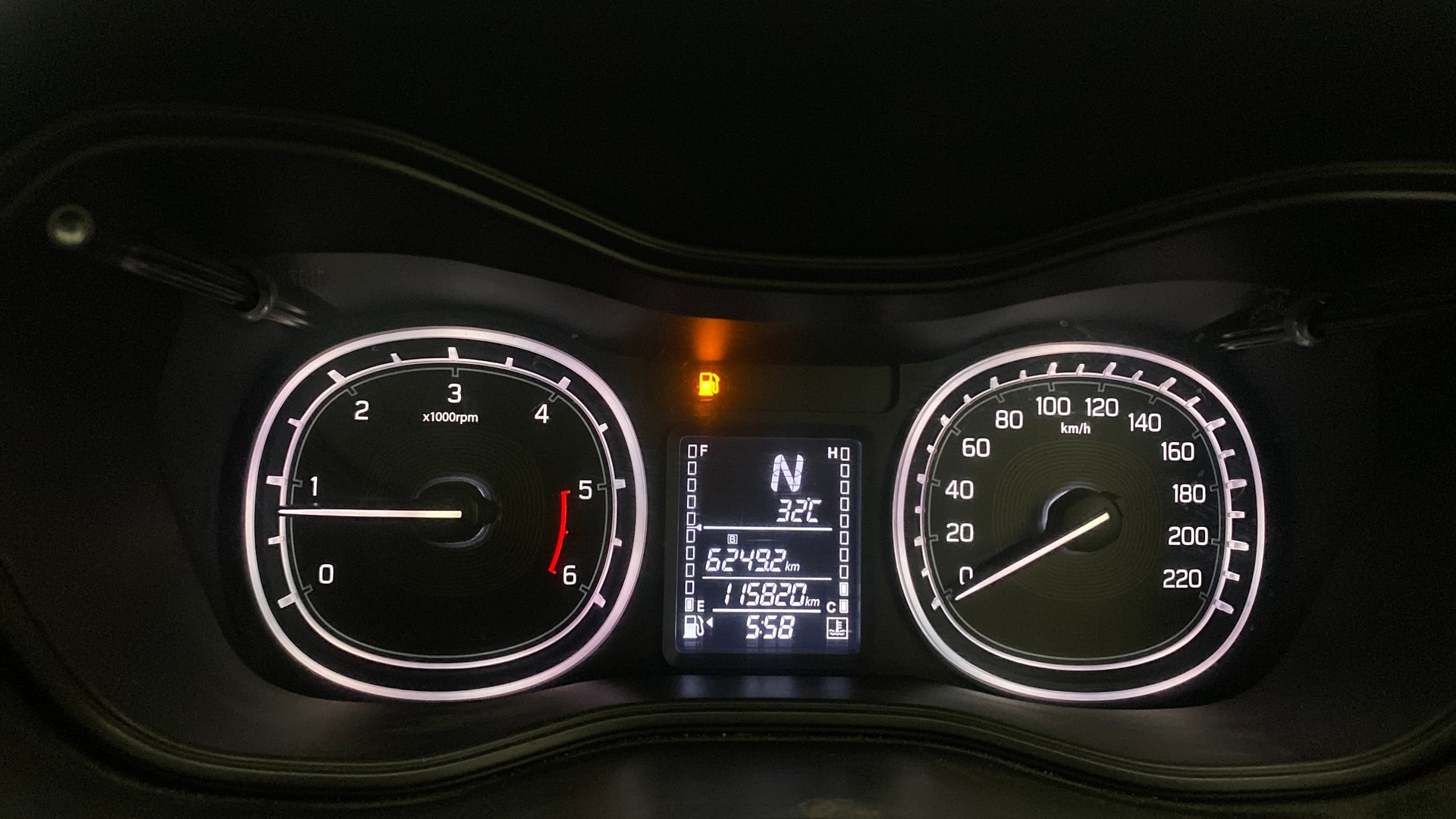 View 2018 Maruti Suzuki 1000 Base Variant Image 34 Used 2018 Maruti Suzuki 1000 Base Variant Image 34