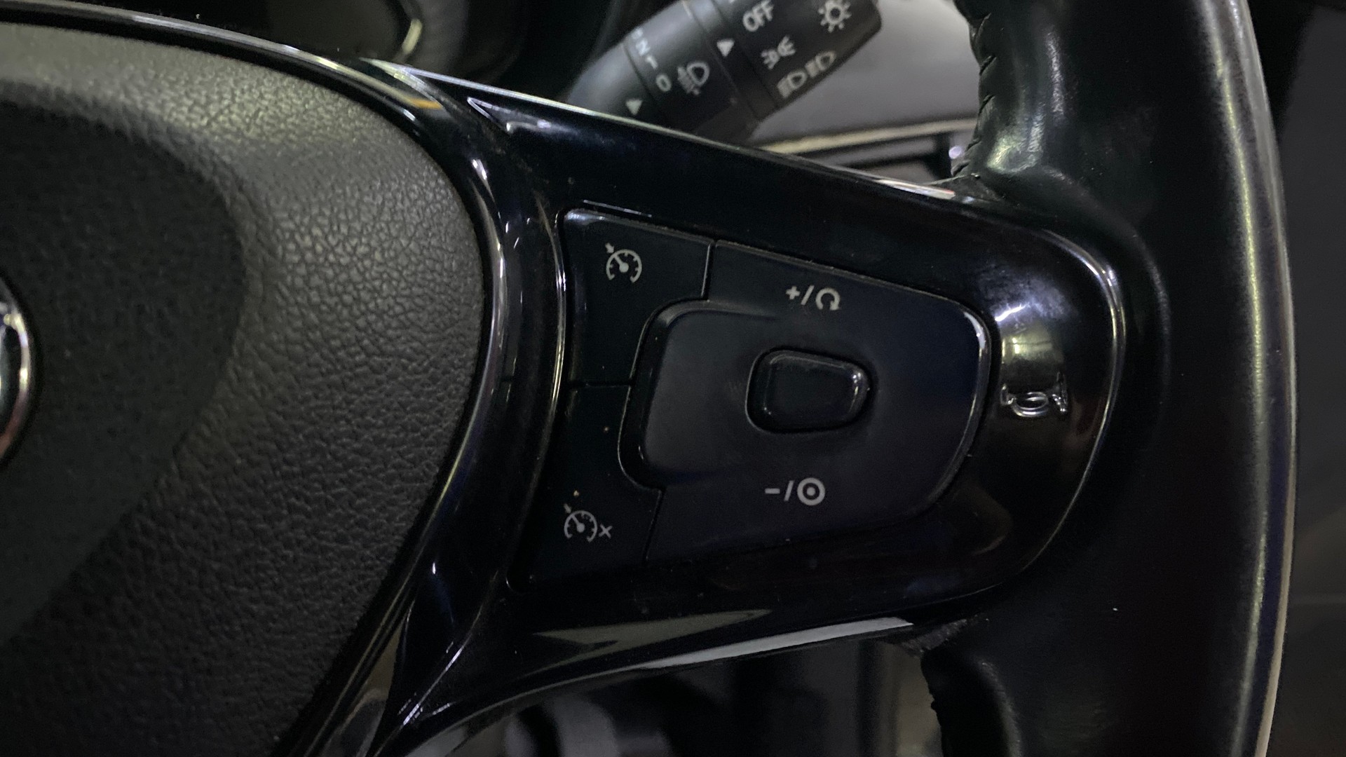 View 2023 Tata Nexon Revotron XE Image 3 Used 2023 Tata Nexon Revotron XE Image 3