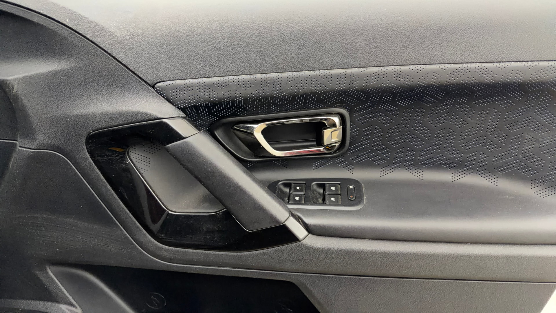 View 2023 Tata Harrier XE Image 40 Used 2023 Tata Harrier XE Image 40