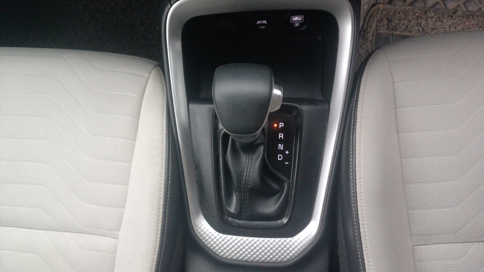 View 2023 Kia Sonet HTX DCT Petrol Image 42 Used 2023 Kia Sonet HTX DCT Petrol Image 42