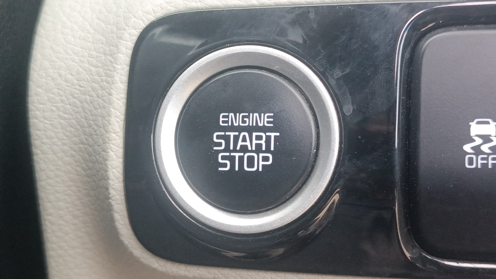 View 2023 Kia Sonet HTX DCT Petrol Image 40 Used 2023 Kia Sonet HTX DCT Petrol Image 40