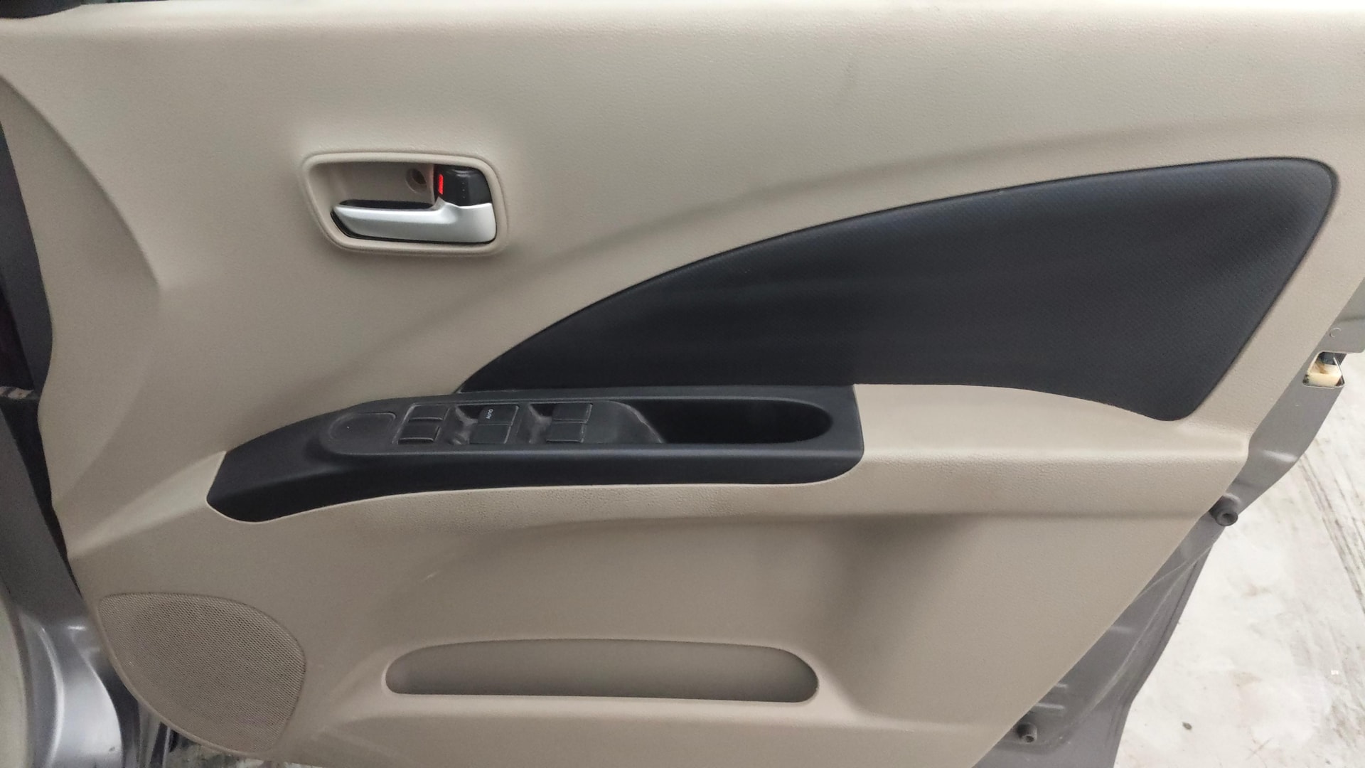 View 2017 Maruti Suzuki 1000 Base Variant Image 32 Used 2017 Maruti Suzuki 1000 Base Variant Image 32