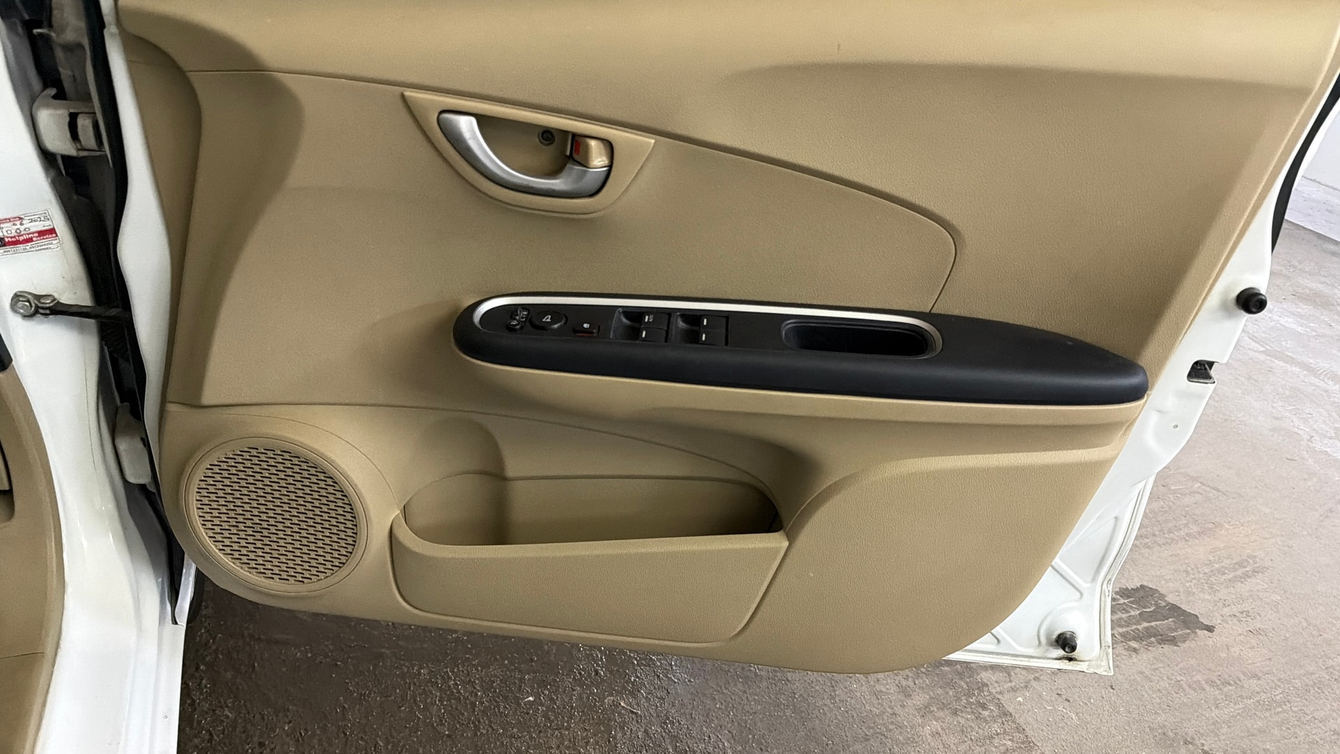 View 2016 Honda Amaze E MT Petrol BS IV Image 33 Used 2016 Honda Amaze E MT Petrol BS IV Image 33