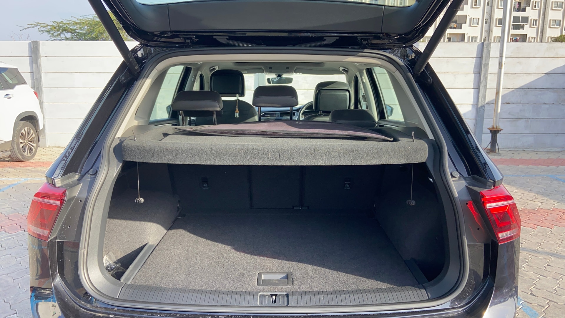 View 2023 Volkswagen Tiguan DSG 4MOTION Comfortline Image 11 Used 2023 Volkswagen Tiguan DSG 4MOTION Comfortline Image 11