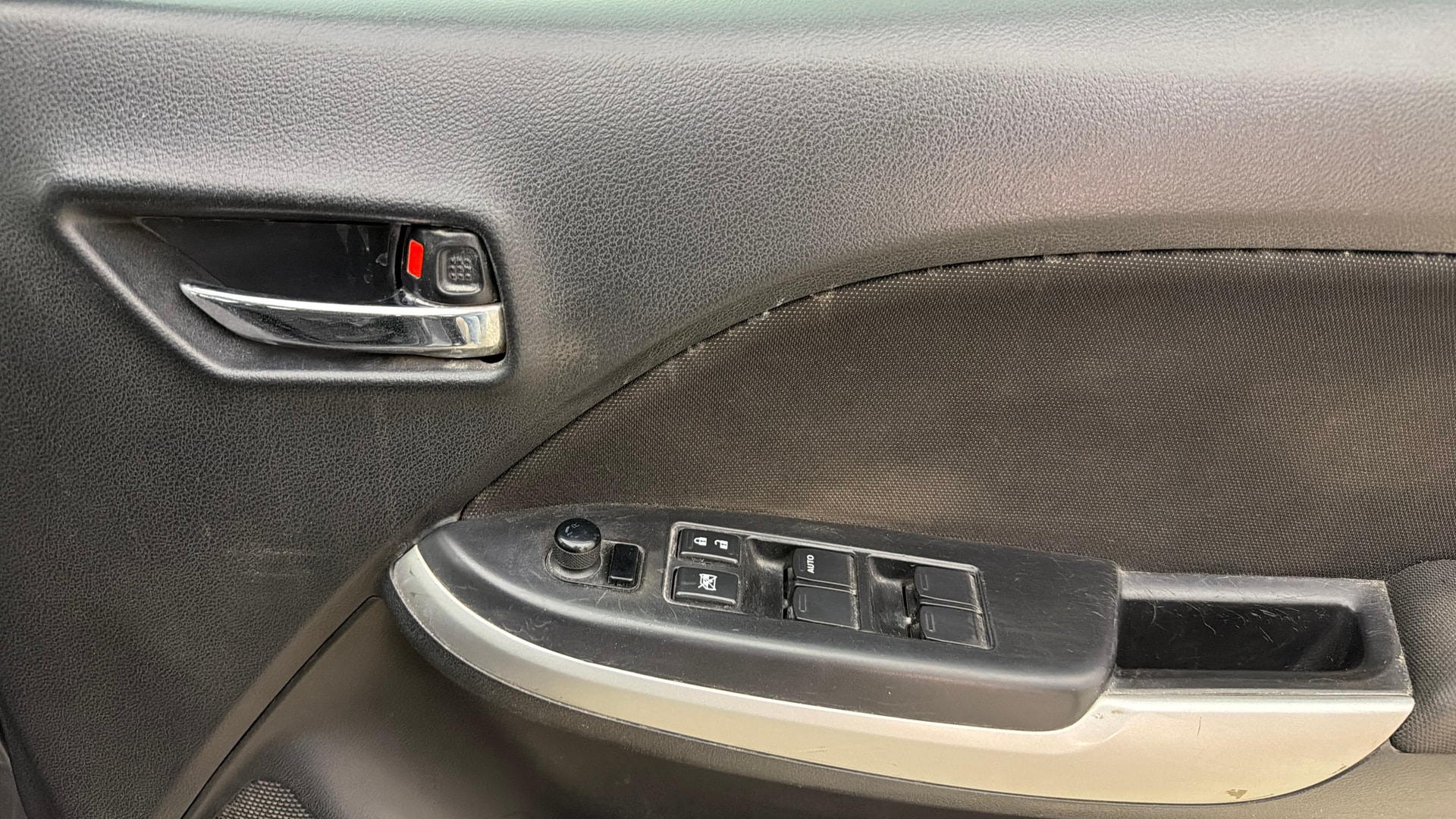 View 2017 Maruti Suzuki 1000 Base Variant Image 32 Used 2017 Maruti Suzuki 1000 Base Variant Image 32