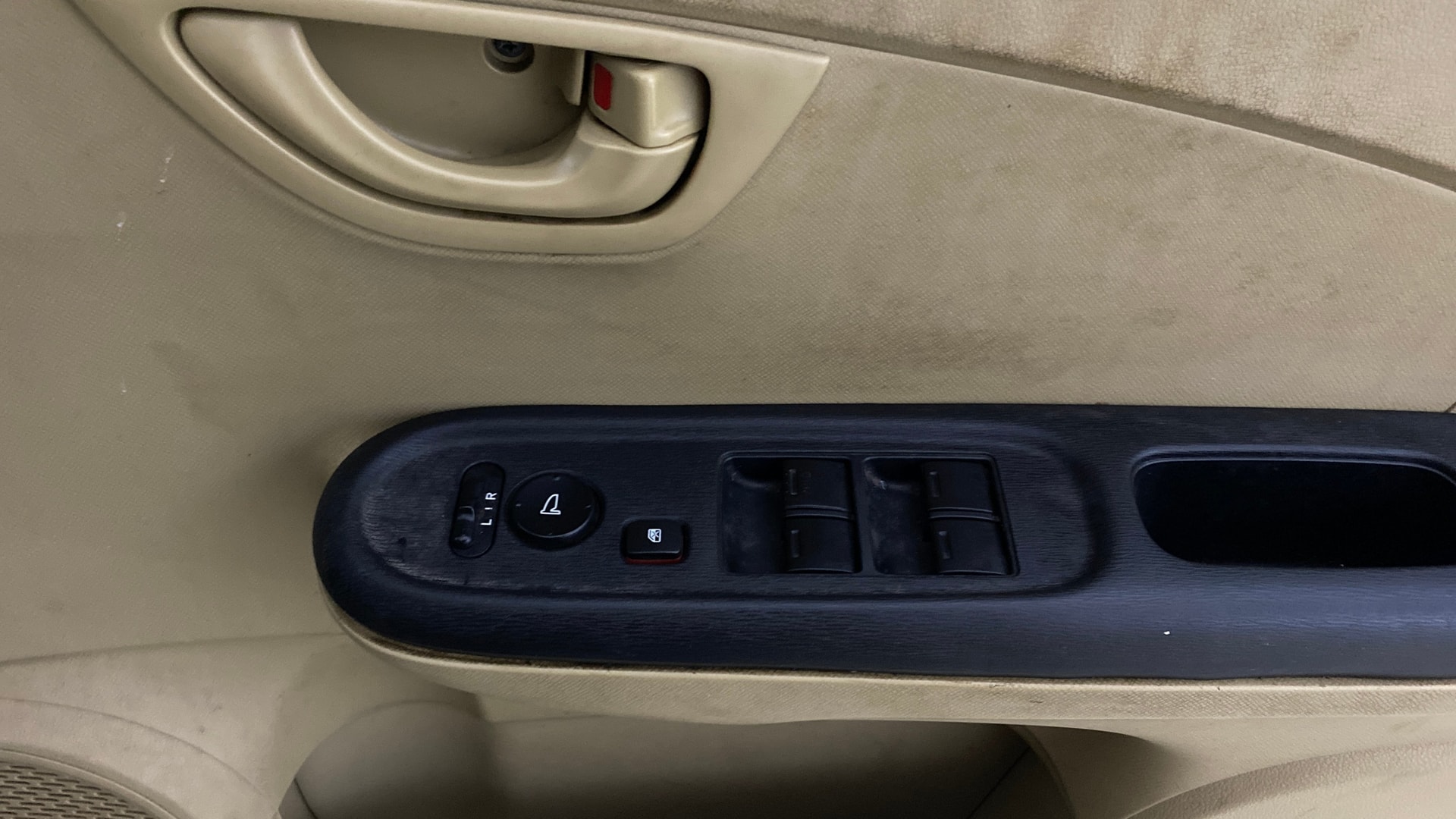 View 2014 Honda Amaze E MT Petrol BS IV Image 33 Used 2014 Honda Amaze E MT Petrol BS IV Image 33