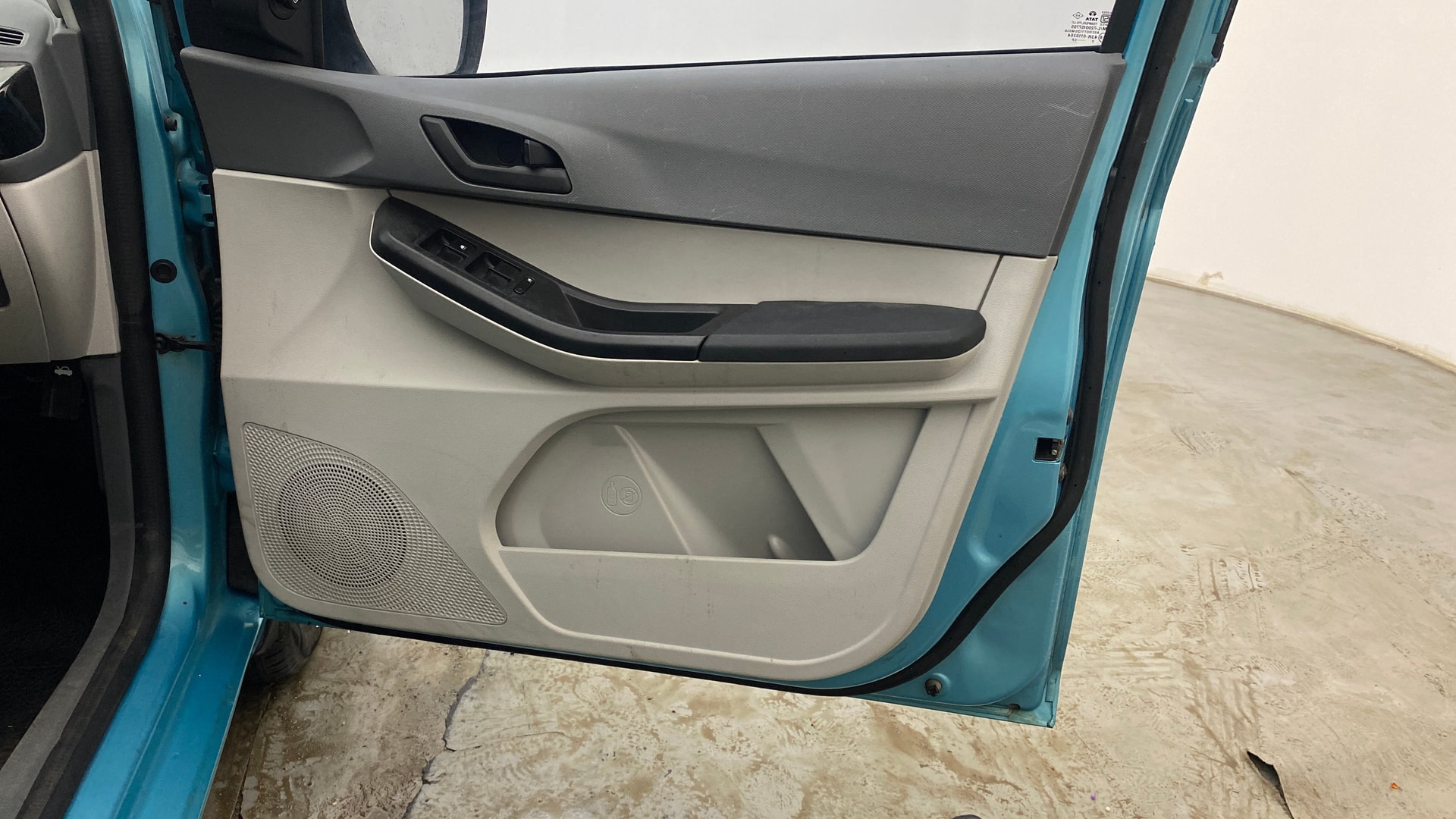 View 2025 Tata Tiago Revotorq XB Image 33 Used 2025 Tata Tiago Revotorq XB Image 33