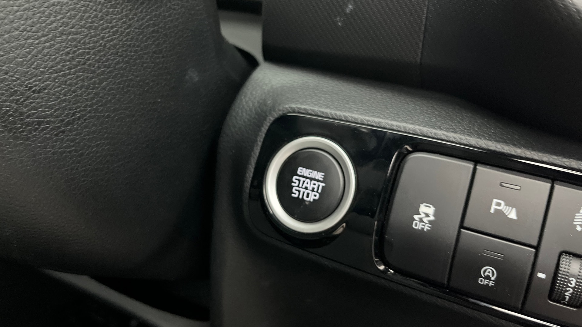 View 2023 Kia Sonet X-Line DCT Petrol Image 36 Used 2023 Kia Sonet X-Line DCT Petrol Image 36