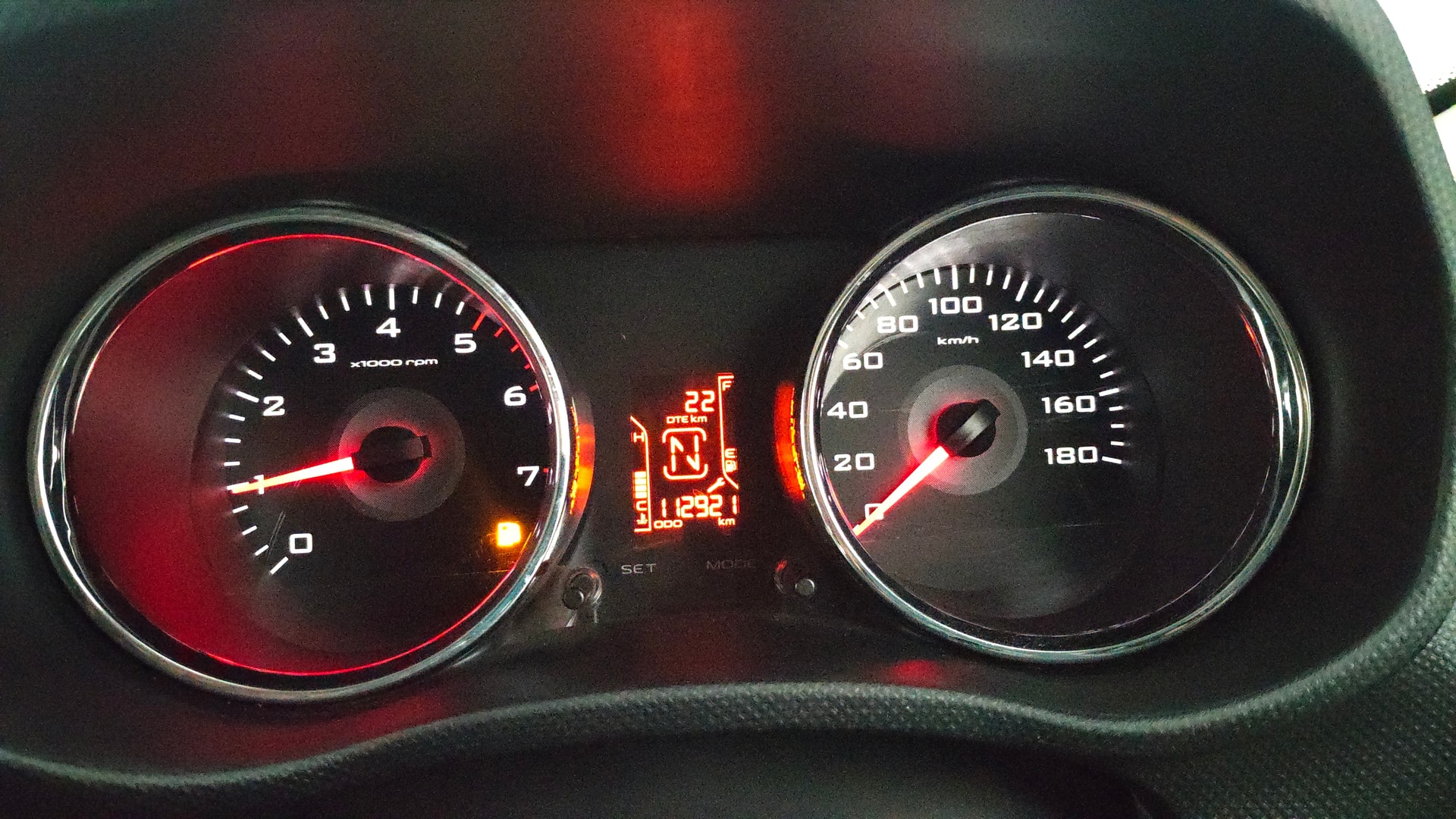 View 2016 Mahindra TUV300 T8 Image 35 Used 2016 Mahindra TUV300 T8 Image 35