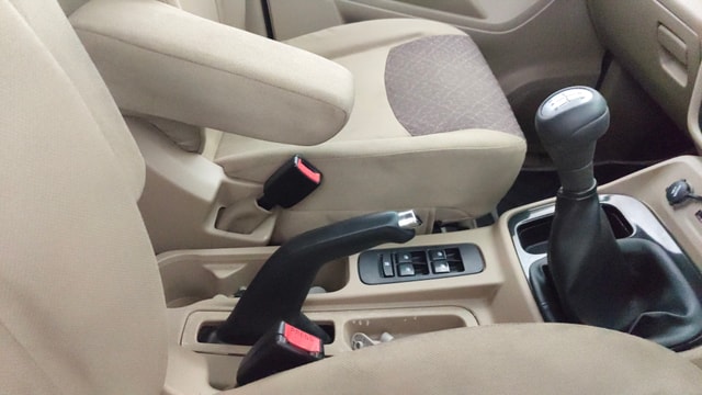 View Mahindra TUV300 Image 39 Used Mahindra TUV300 Image 39