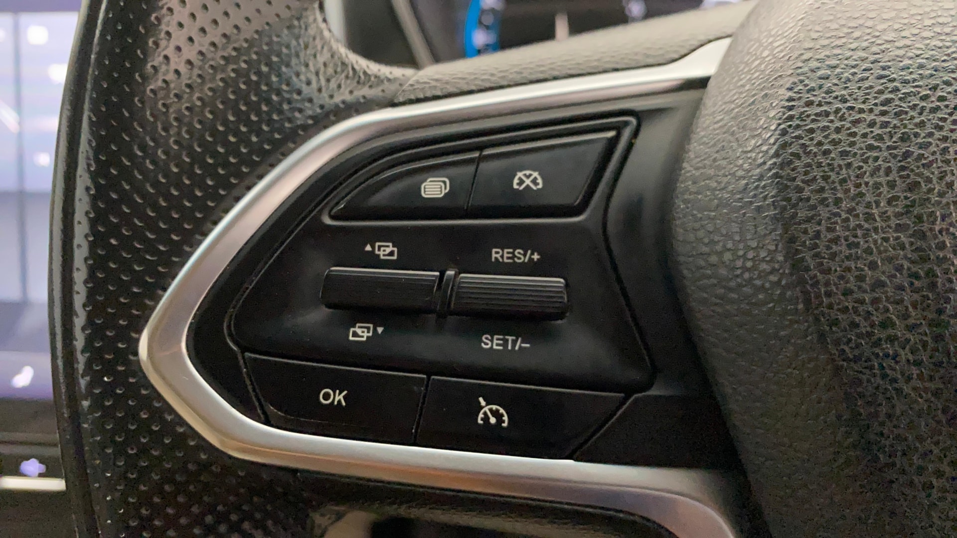 View 2021 MG Hector Sharp Diesel Image 3 Used 2021 MG Hector Sharp Diesel Image 3