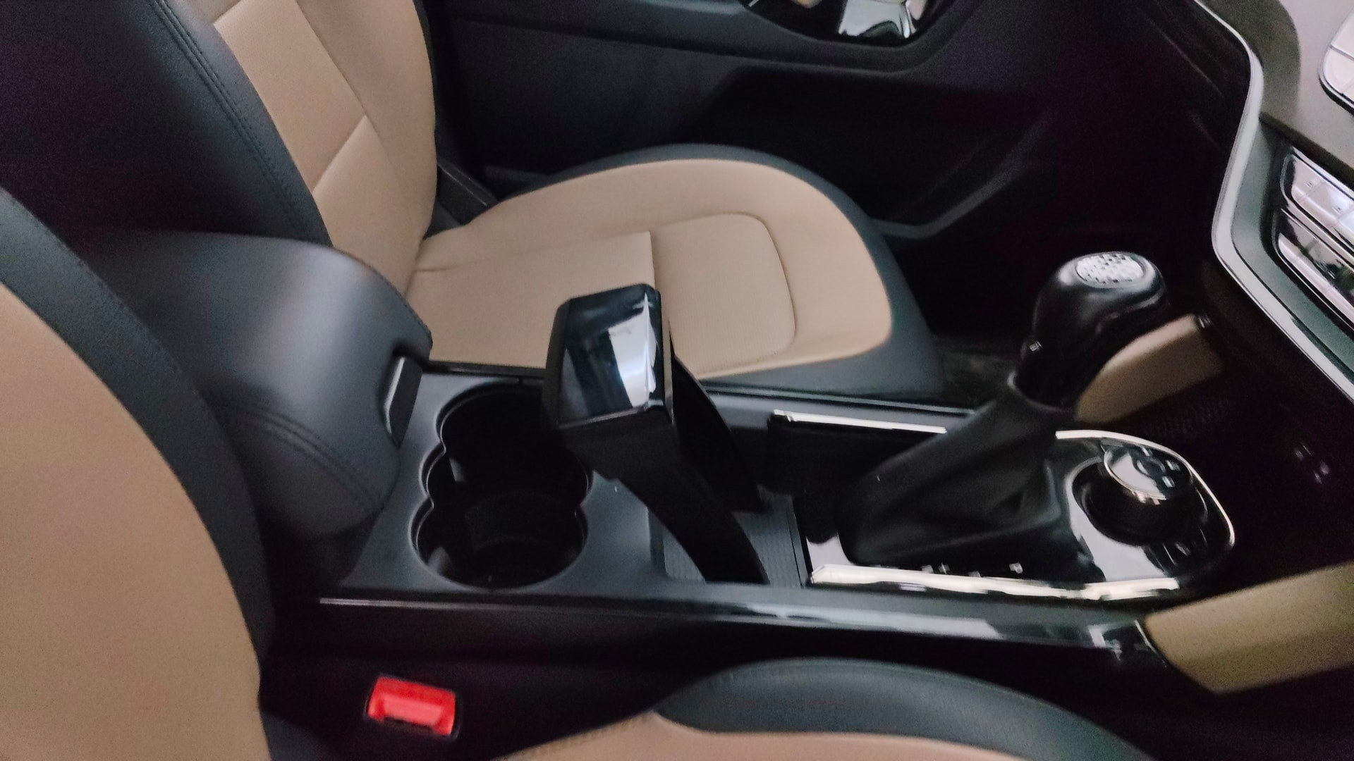 View 2022 Tata Harrier XE Image 41 Used 2022 Tata Harrier XE Image 41