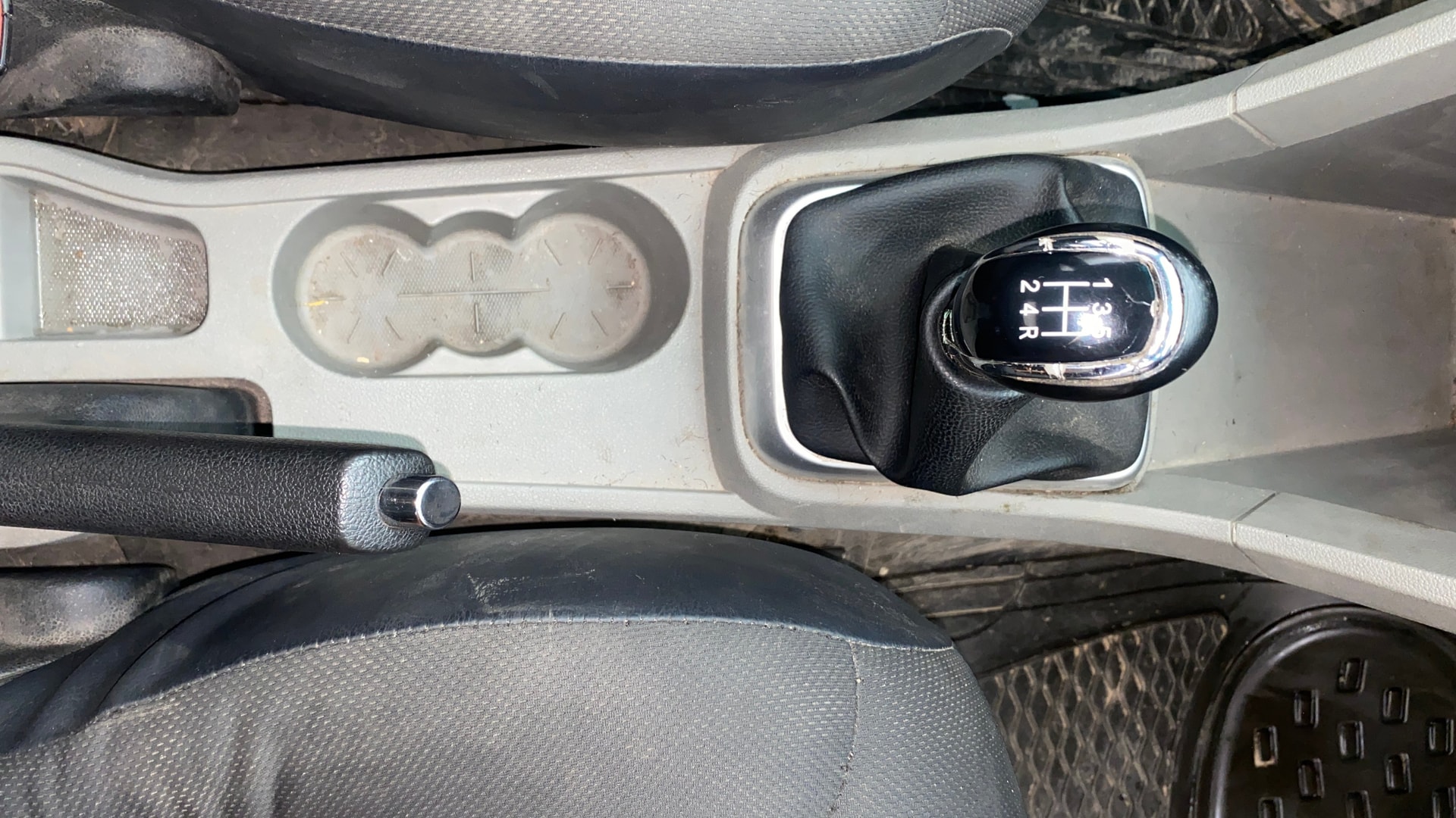 View 2016 Tata Tiago Revotorq XB Image 37 Used 2016 Tata Tiago Revotorq XB Image 37