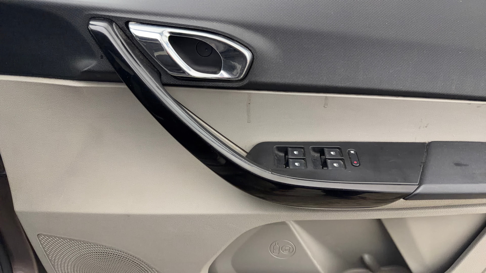 View 2017 Tata Tiago Revotorq XB Image 32 Used 2017 Tata Tiago Revotorq XB Image 32