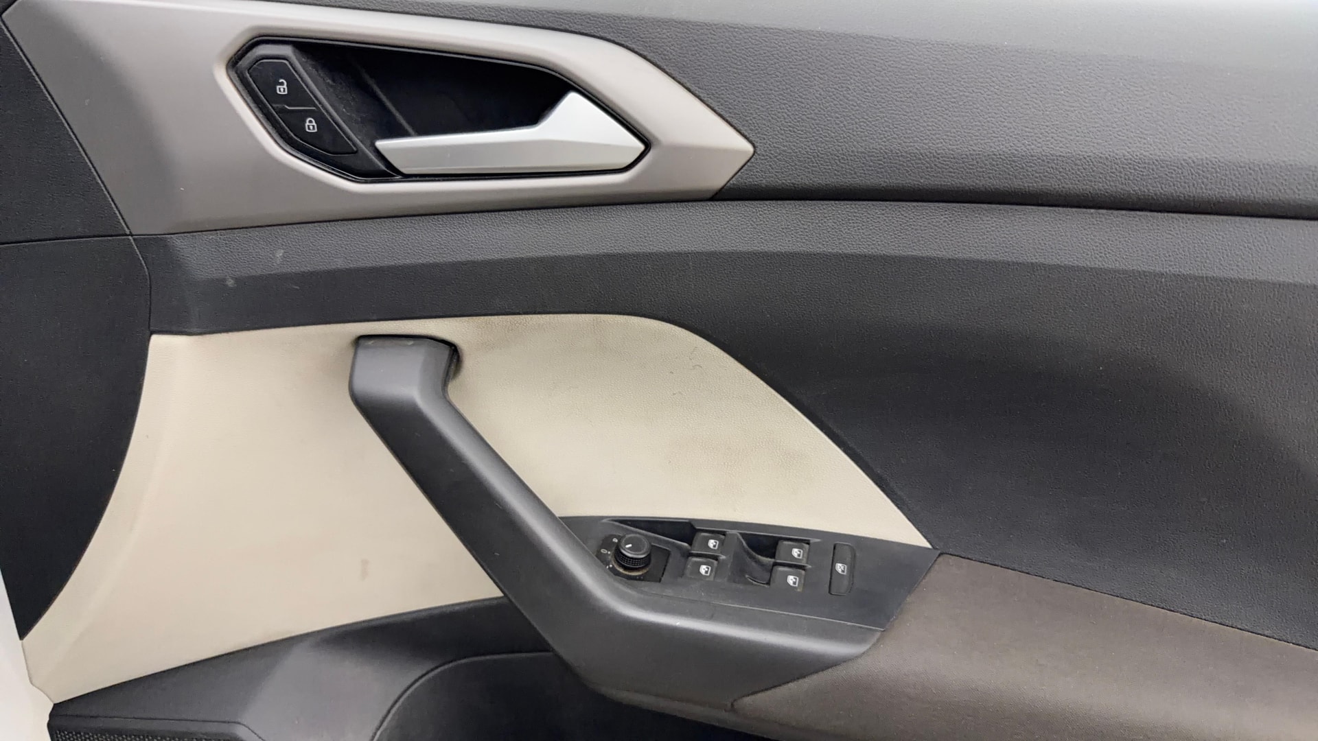 View 2022 Volkswagen Taigun 1.0 TSI Highline AT Image 34 Used 2022 Volkswagen Taigun 1.0 TSI Highline AT Image 34