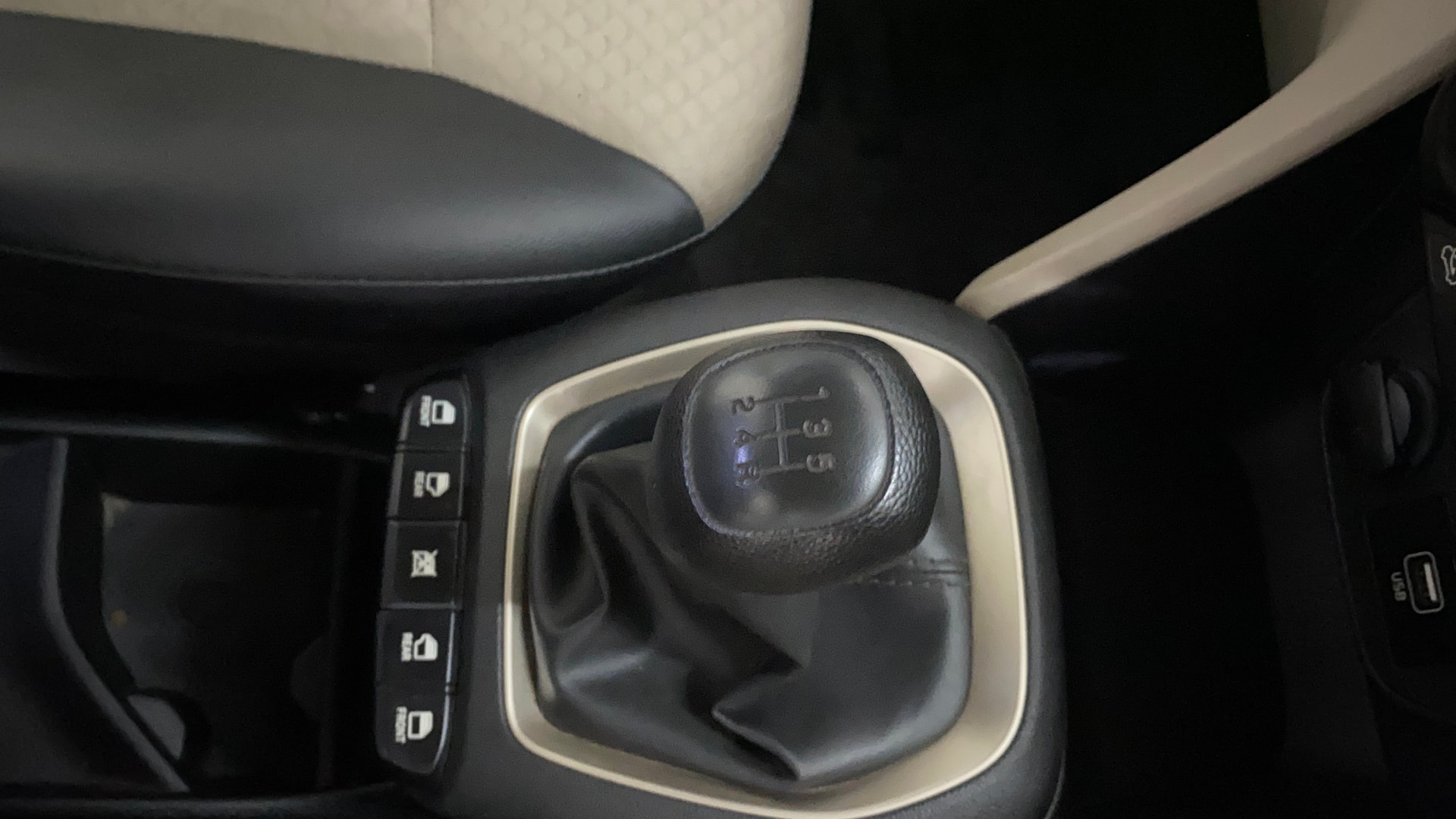 View 2020 Hyundai New Santro D-Lite Petrol Image 37 Used 2020 Hyundai New Santro D-Lite Petrol Image 37