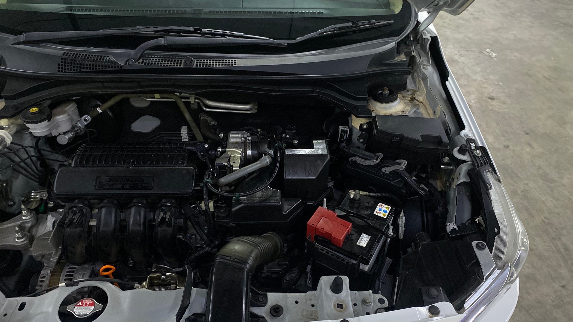 View 2024 Honda Amaze E MT Petrol BS IV Image 14 Used 2024 Honda Amaze E MT Petrol BS IV Image 14