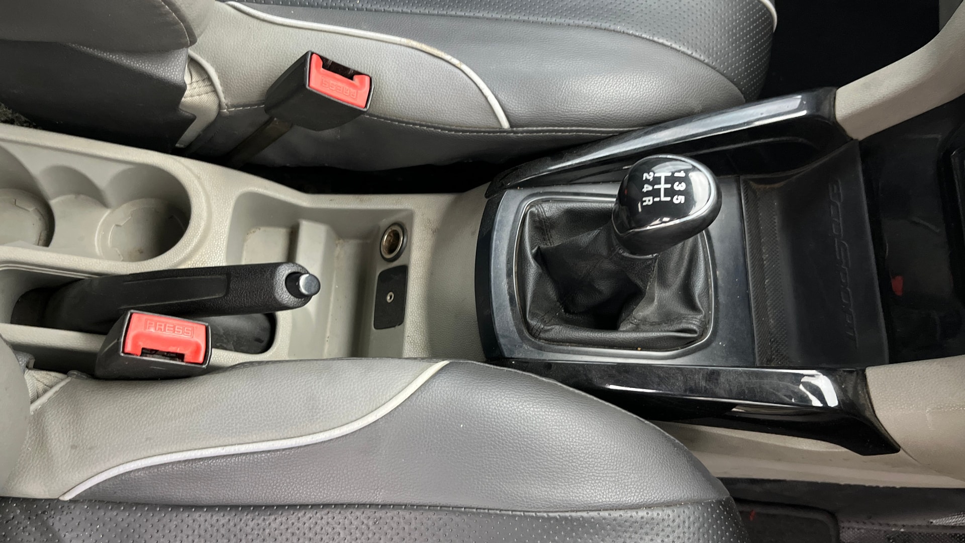 View 2016 Ford EcoSport 1.5 TDCi Diesel Ambiente BS IV Image 38 Used 2016 Ford EcoSport 1.5 TDCi Diesel Ambiente BS IV Image 38