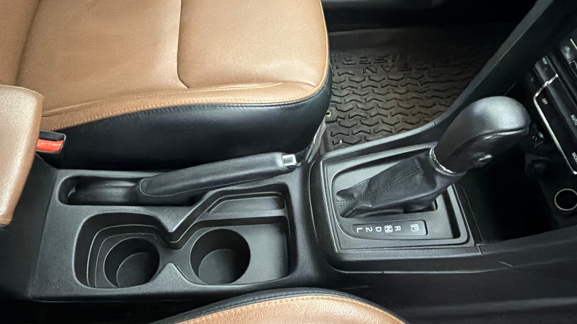 View 2022 Toyota Urban Cruiser Premium AT Image 40 Used 2022 Toyota Urban Cruiser Premium AT Image 40