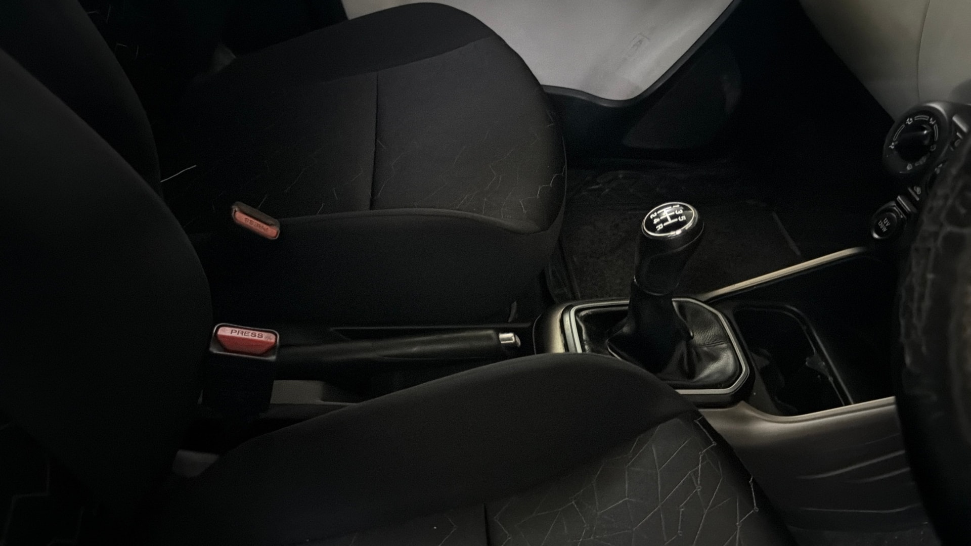 View 2018 Maruti Suzuki 1000 Base Variant Image 38 Used 2018 Maruti Suzuki 1000 Base Variant Image 38