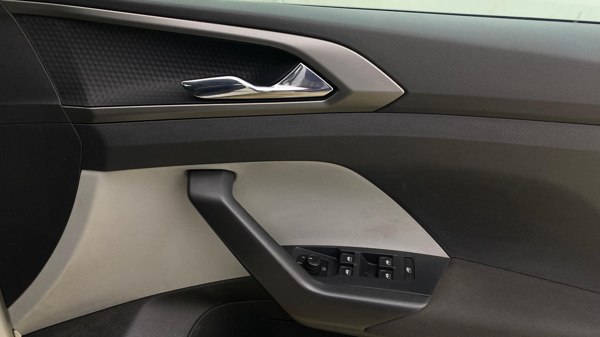 View 2022 Skoda Kushaq Ambition 1.0 TSI MT Image 39 Used 2022 Skoda Kushaq Ambition 1.0 TSI MT Image 39
