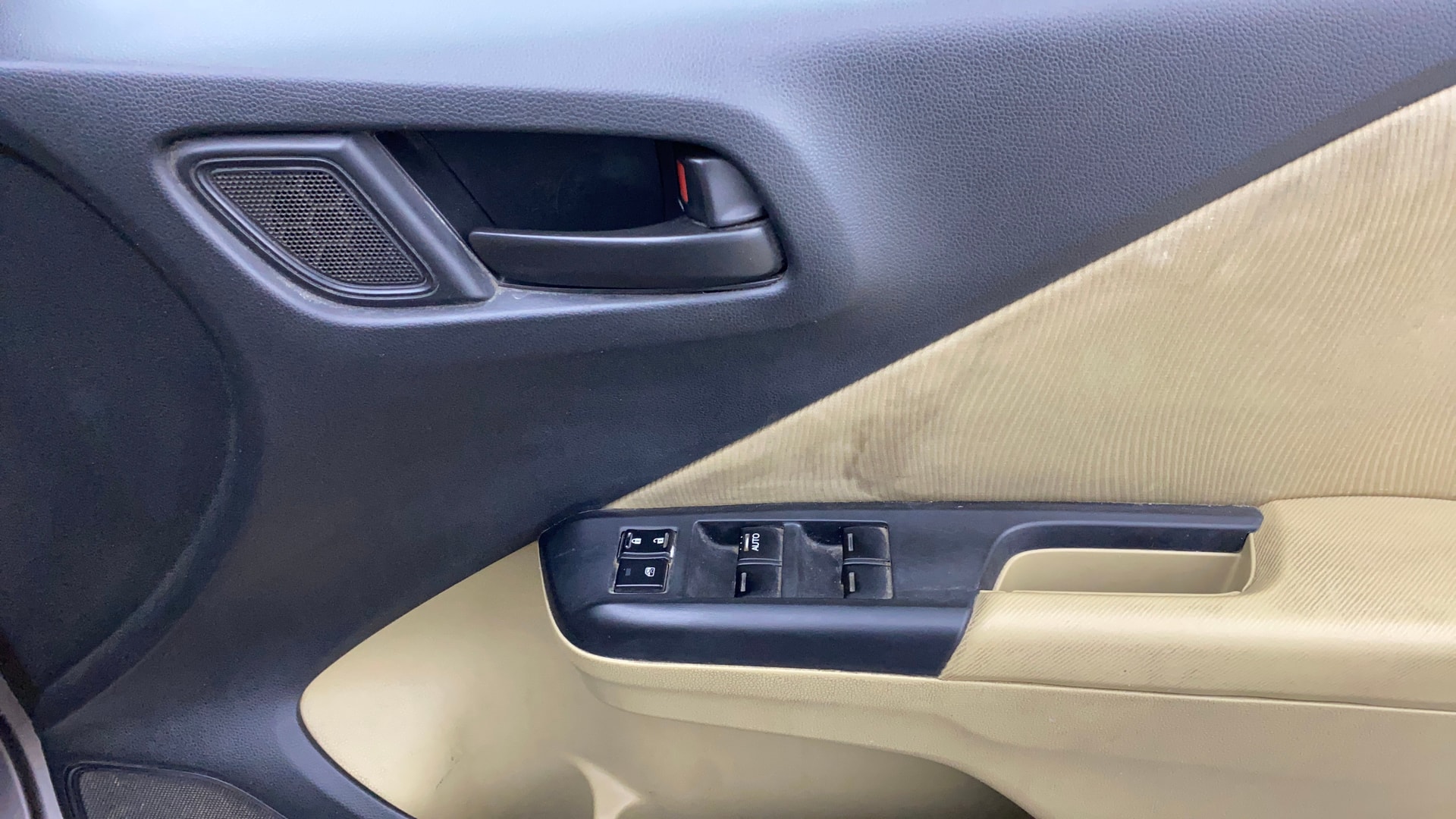 View 2017 Honda City ZX MT Diesel Anniversary Edition Image 33 Used 2017 Honda City ZX MT Diesel Anniversary Edition Image 33