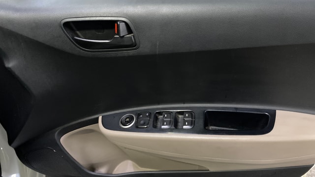 View Hyundai Grand i10 Image 32 Used Hyundai Grand i10 Image 32