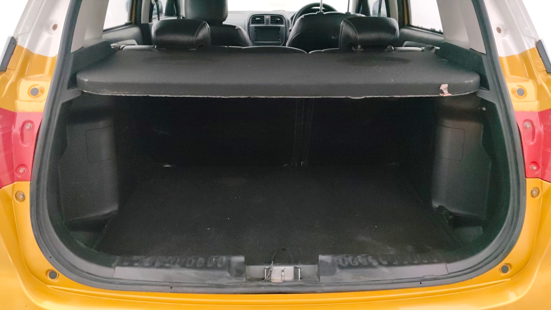 View 2019 Maruti Suzuki 1000 Base Variant Image 11 Used 2019 Maruti Suzuki 1000 Base Variant Image 11
