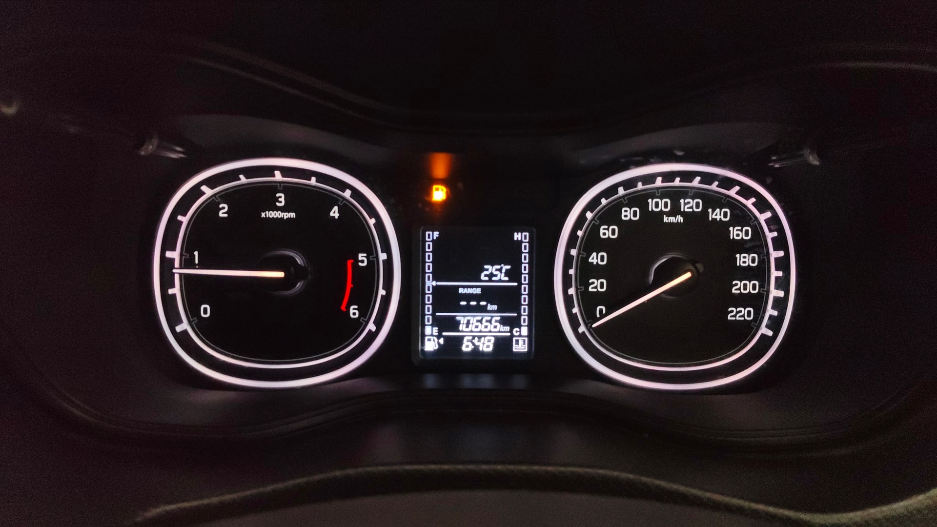 View 2019 Maruti Suzuki 1000 Base Variant Image 36 Used 2019 Maruti Suzuki 1000 Base Variant Image 36
