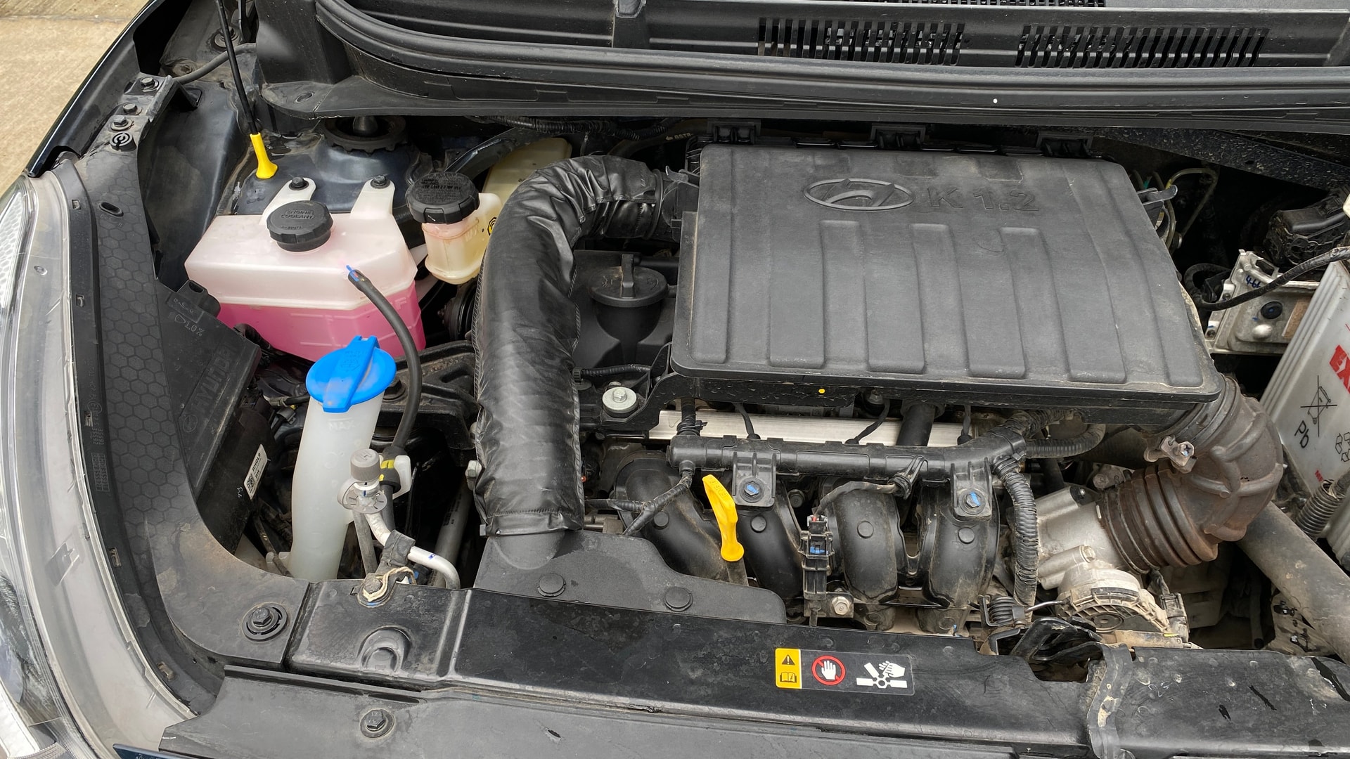View 2023 Hyundai Grand i10 Nios Sportz Petrol AMT Image 3 Used 2023 Hyundai Grand i10 Nios Sportz Petrol AMT Image 3