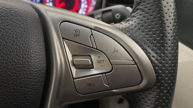 View Mahindra XUV300 Image 3 Used Mahindra XUV300 Image 3