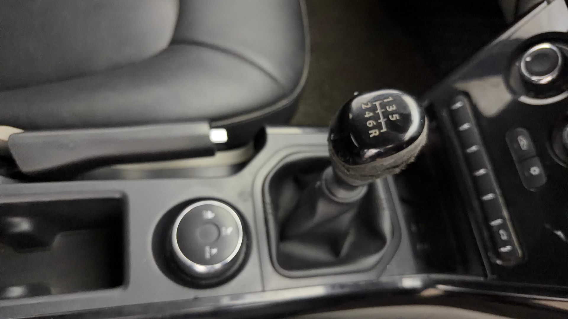 View 2019 Tata Nexon Revotron XM Image 37 Used 2019 Tata Nexon Revotron XM Image 37