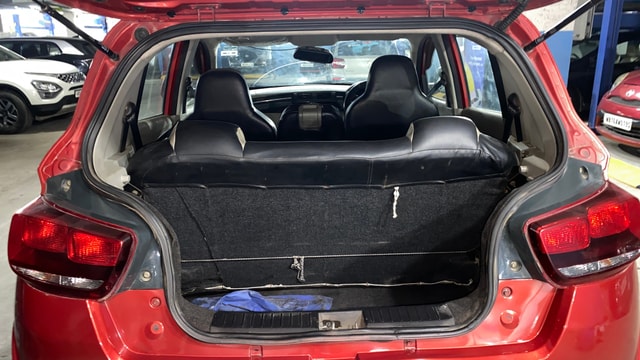 View Mahindra KUV100 Image 10 Used Mahindra KUV100 Image 10