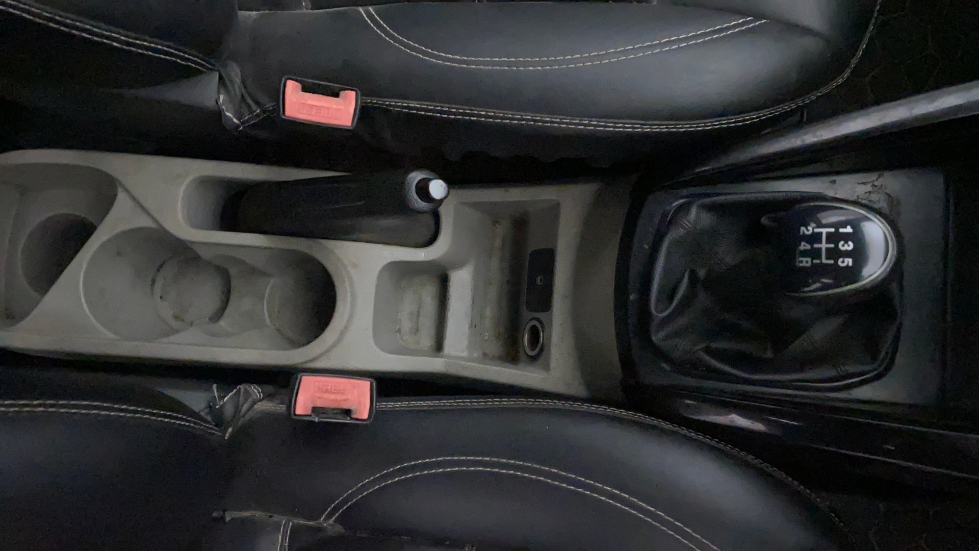 View 2015 Ford EcoSport 1.5 TDCi Diesel Ambiente BS IV Image 44 Used 2015 Ford EcoSport 1.5 TDCi Diesel Ambiente BS IV Image 44
