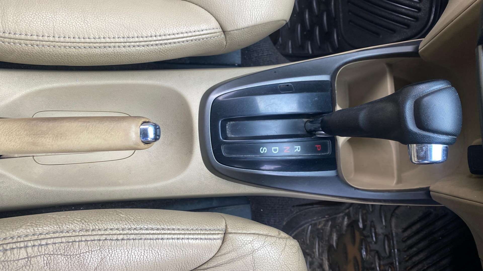 View 2013 Honda City ZX MT Diesel Anniversary Edition Image 38 Used 2013 Honda City ZX MT Diesel Anniversary Edition Image 38