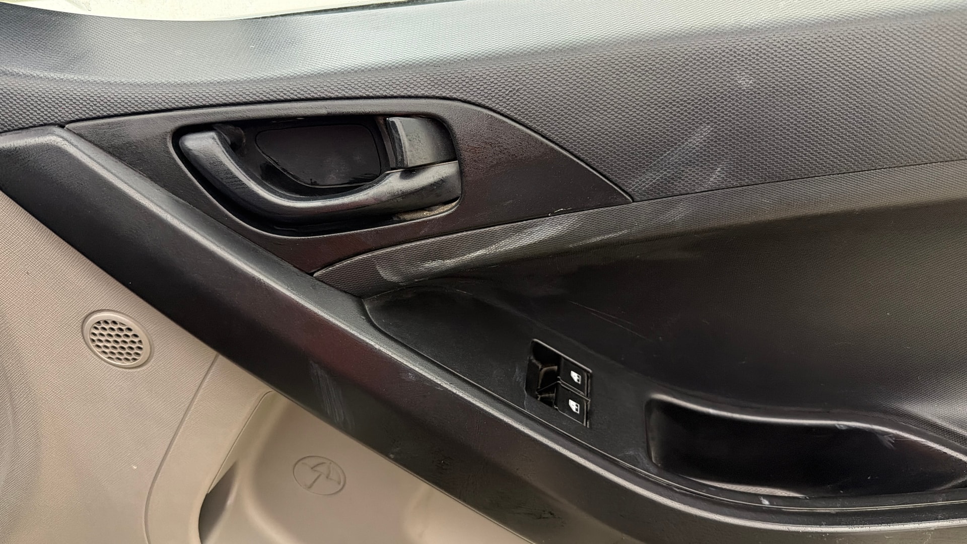 View 2018 Tata Nexon Revotron XE Image 32 Used 2018 Tata Nexon Revotron XE Image 32