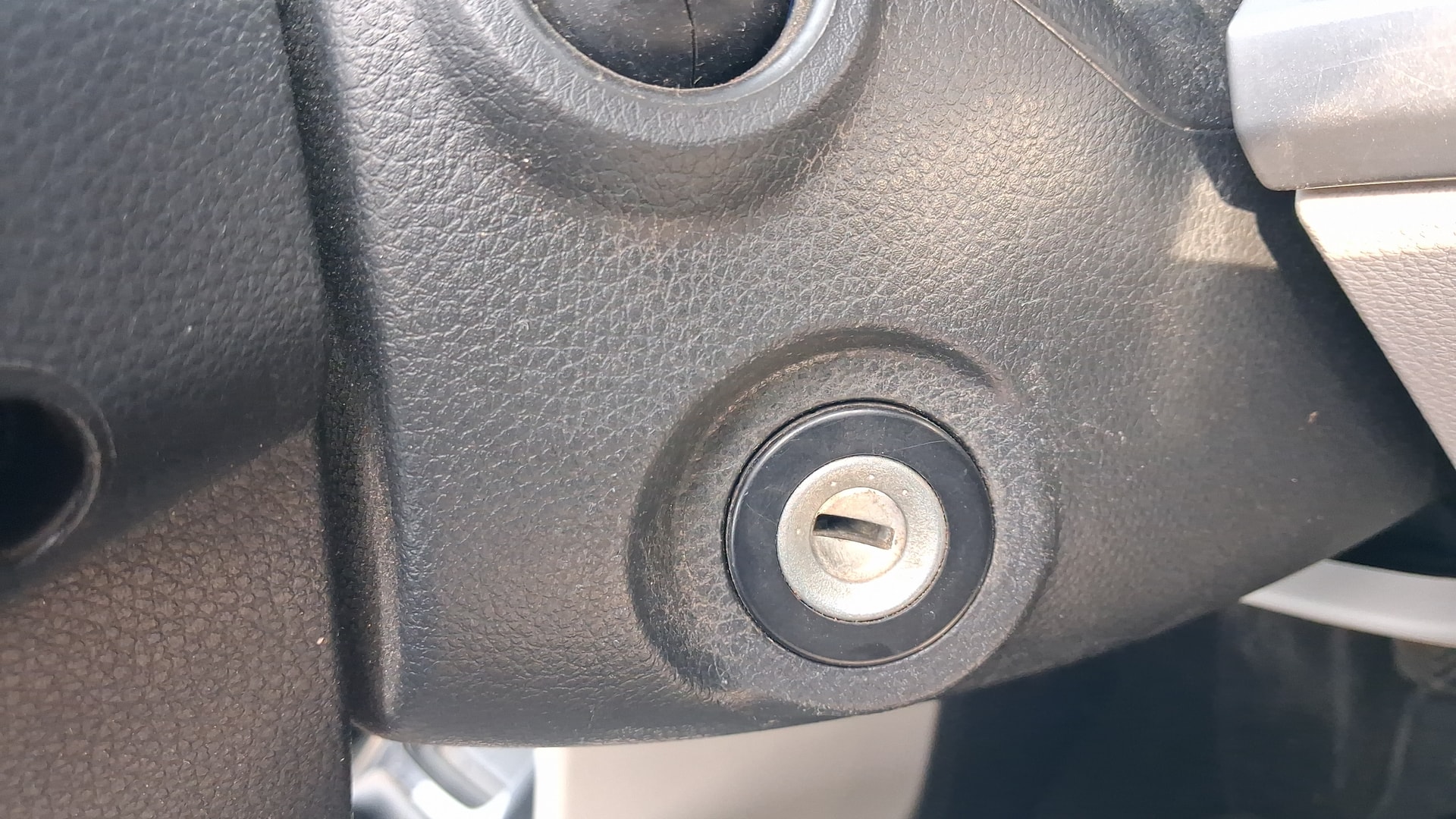 View 2023 Kia Carens Prestige 1.5 Petrol 7 STR Image 42 Used 2023 Kia Carens Prestige 1.5 Petrol 7 STR Image 42