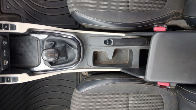 View Kia Carens Image 44 Used Kia Carens Image 44