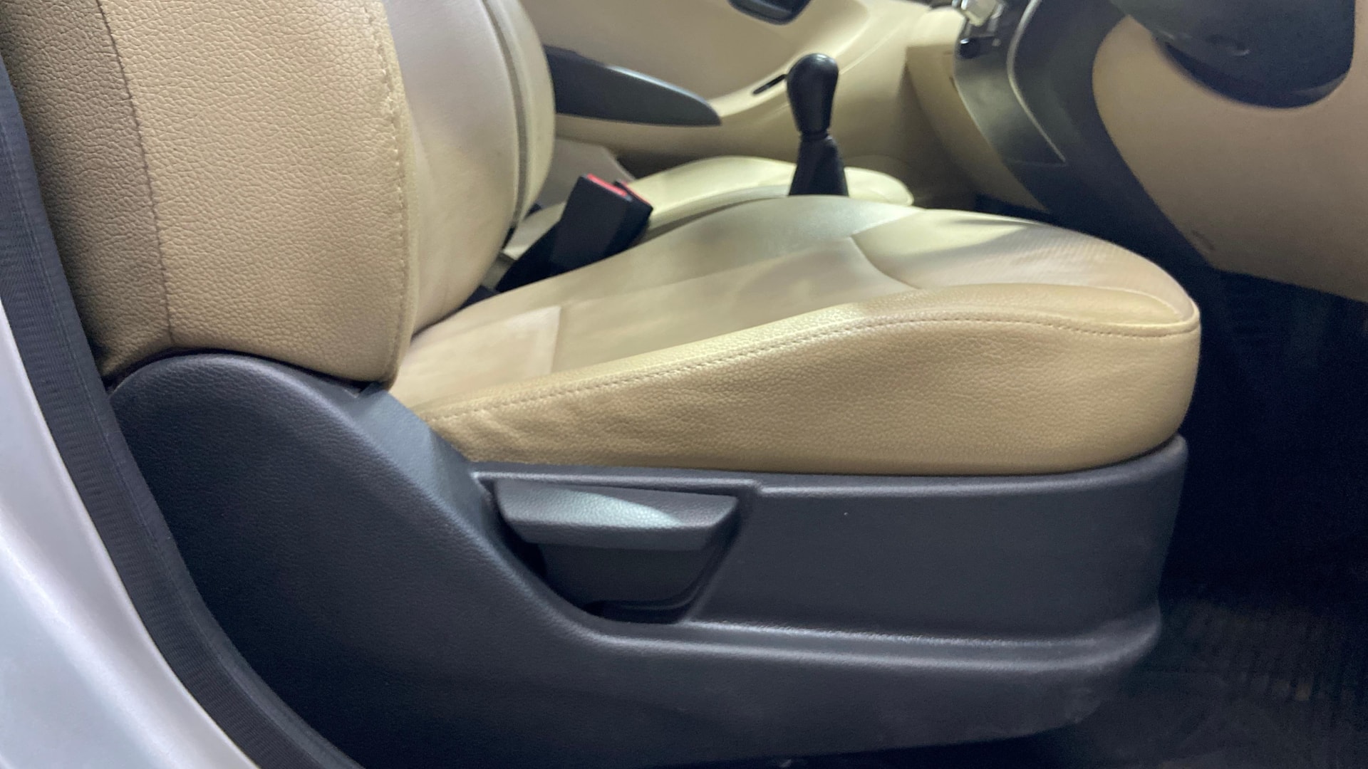 View 2017 Hyundai EON Era Plus Image 18 Used 2017 Hyundai EON Era Plus Image 18