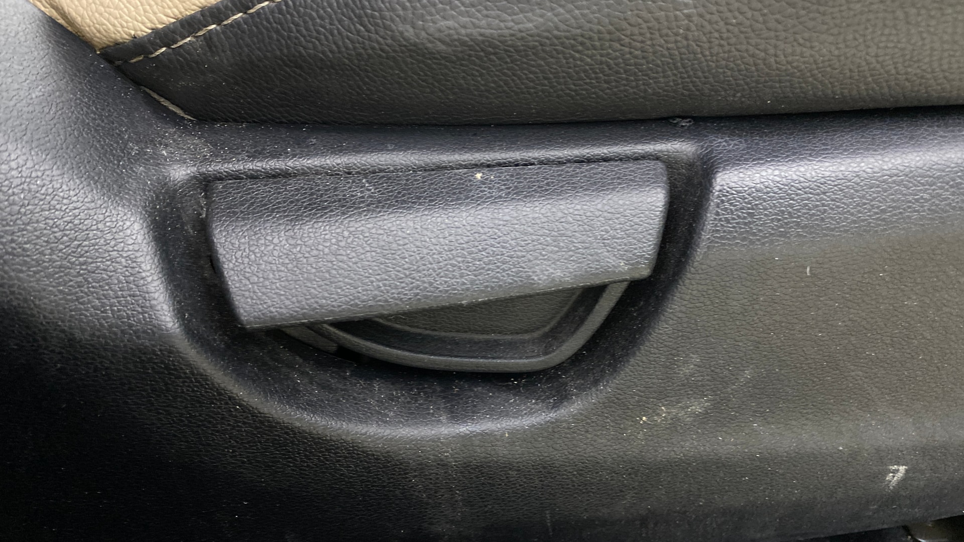 View 2019 Hyundai New Santro D-Lite Petrol Image 18 Used 2019 Hyundai New Santro D-Lite Petrol Image 18