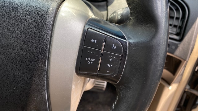 View Mahindra XUV500 Image 3 Used Mahindra XUV500 Image 3