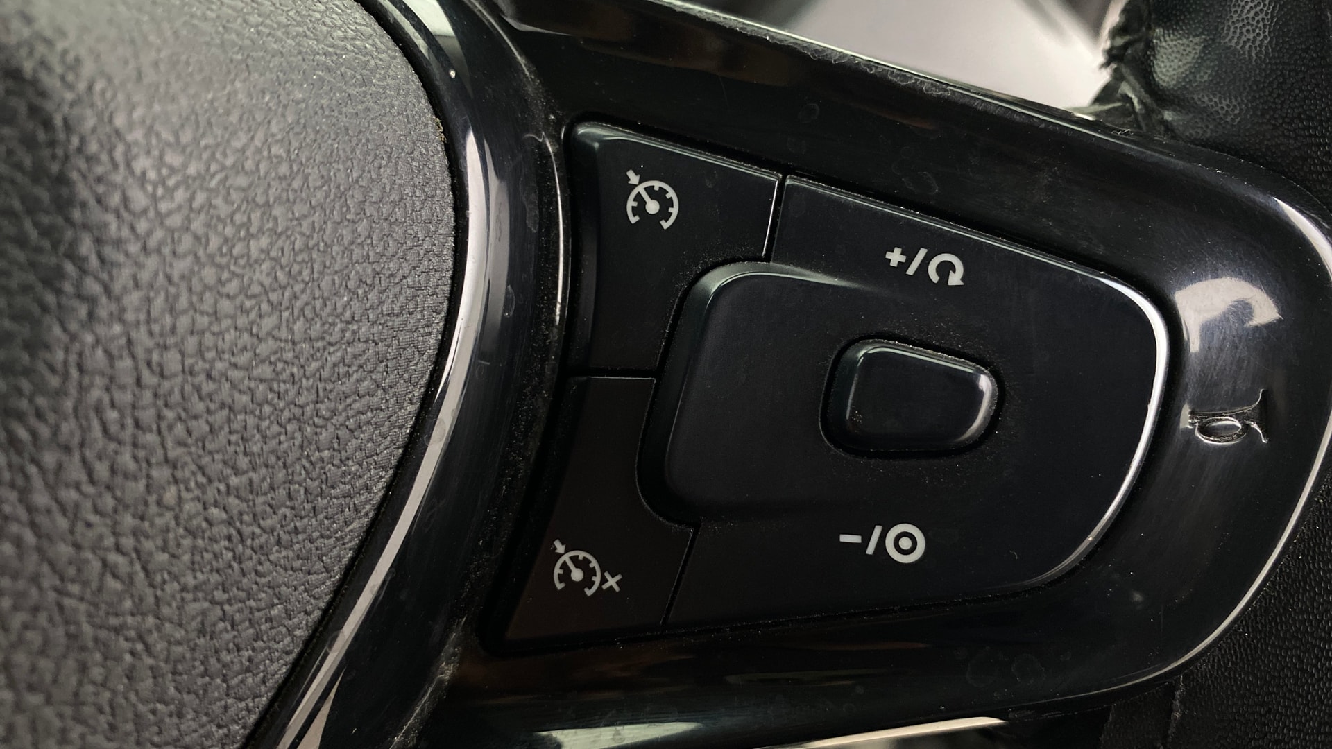 View 2024 Tata Nexon Revotron XZ Plus Lux Image 3 Used 2024 Tata Nexon Revotron XZ Plus Lux Image 3