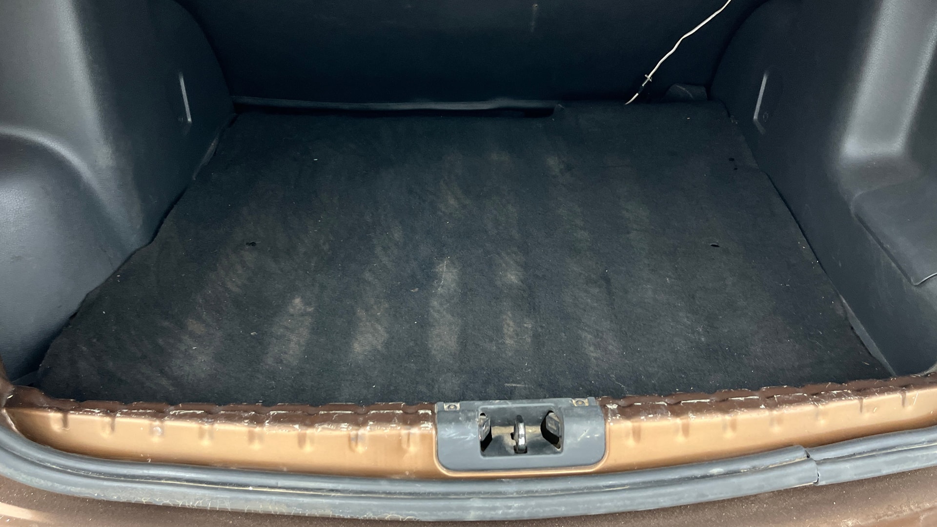View 2014 Renault Duster Diesel 85PS STD Image 6 Used 2014 Renault Duster Diesel 85PS STD Image 6