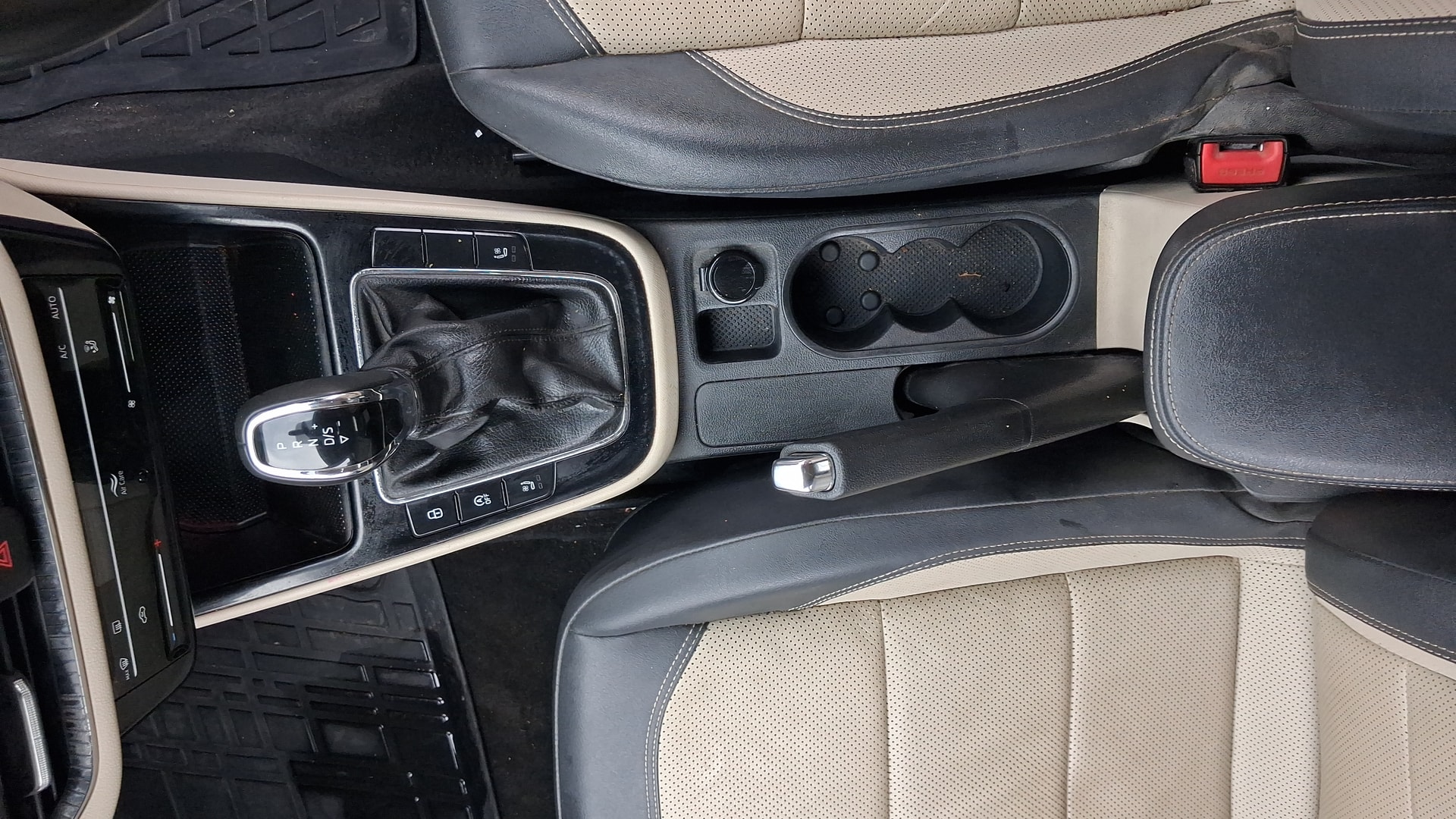 View 2023 Skoda Slavia Style 1.0 TSI AT Image 38 Used 2023 Skoda Slavia Style 1.0 TSI AT Image 38