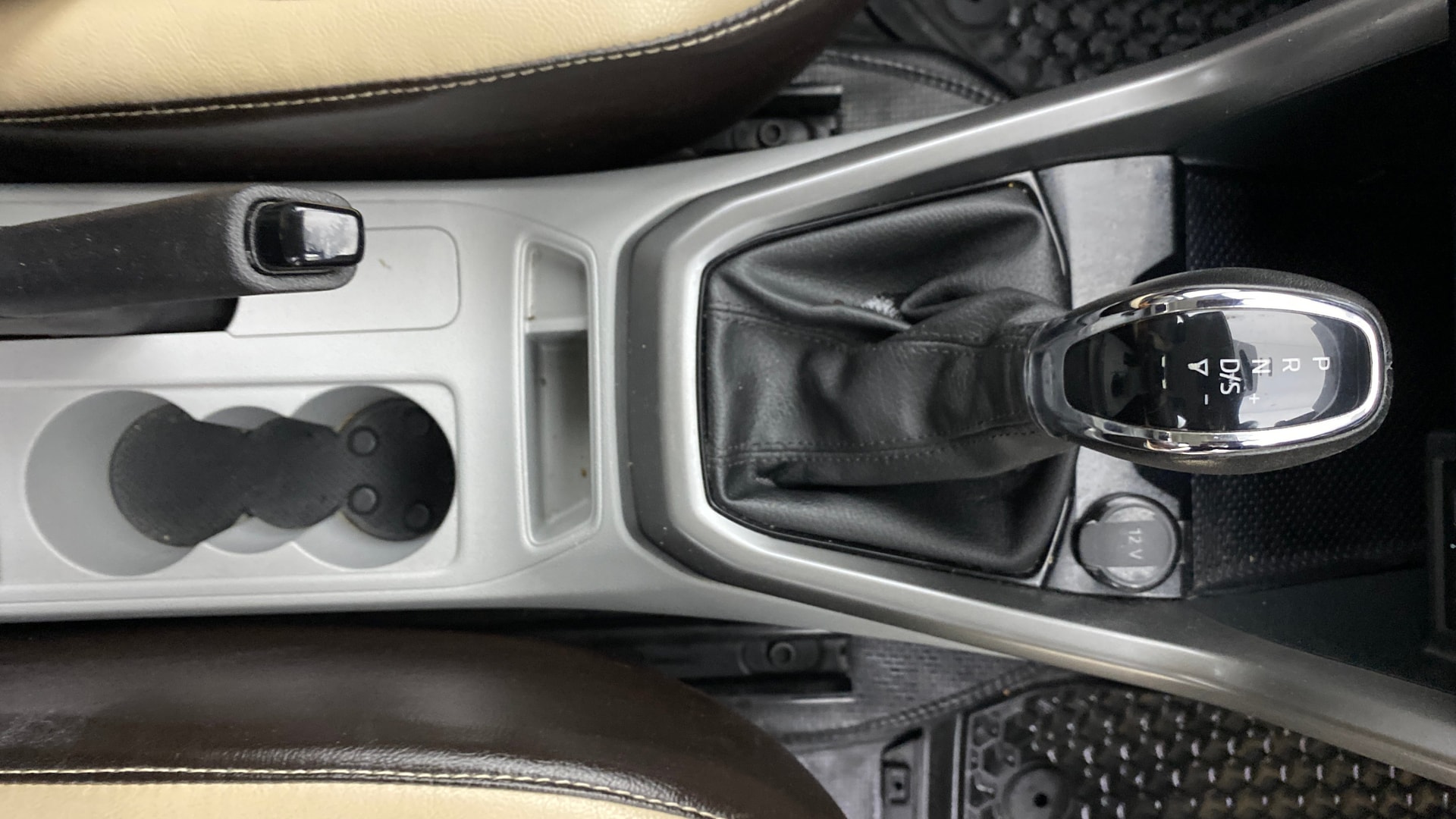 View 2022 Skoda Kushaq Ambition 1.0 TSI AT Image 38 Used 2022 Skoda Kushaq Ambition 1.0 TSI AT Image 38