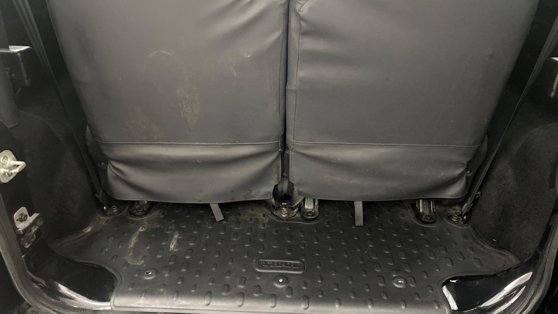 View 2021 Mahindra Thar AX Standard Manual Soft Top 6 Seater Image 10 Used 2021 Mahindra Thar AX Standard Manual Soft Top 6 Seater Image 10
